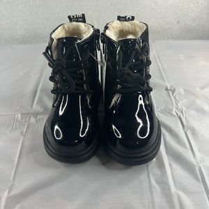 Size 5.5 ovekos black toddler shoes